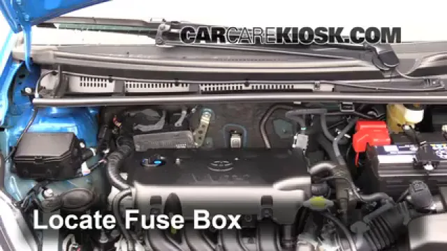 2015 Toyota Yaris LE 1.5L 4 Cyl. Hatchback (4 Door) Fusible (moteur) Contrôle